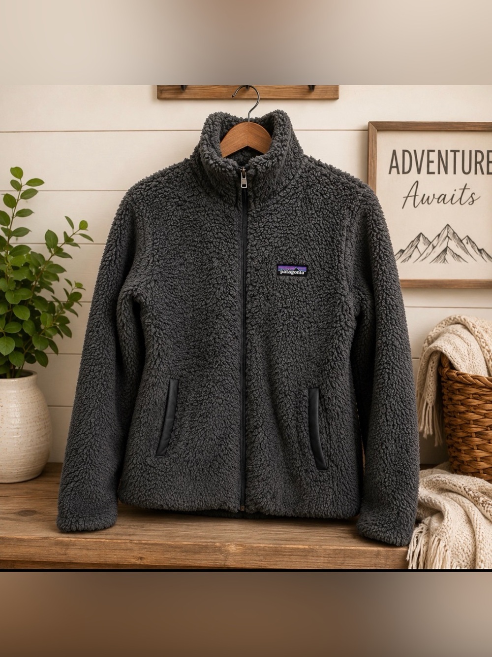 Patagonia size small fleece jacket sweater